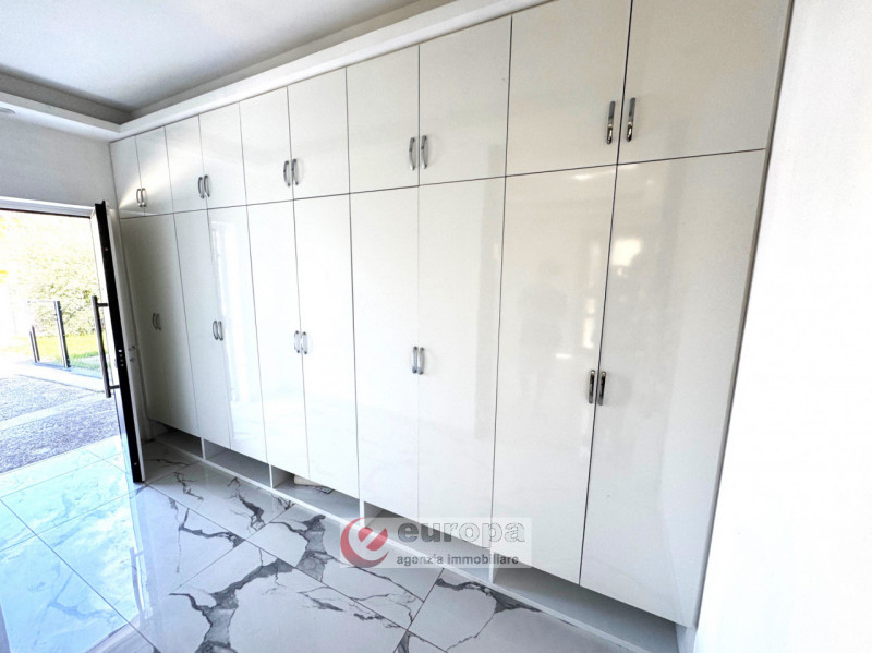 Bolzano Vicentino (zona ex mulino), libera casa singola ora unifamiliare ma adattata per 2 abitaz...