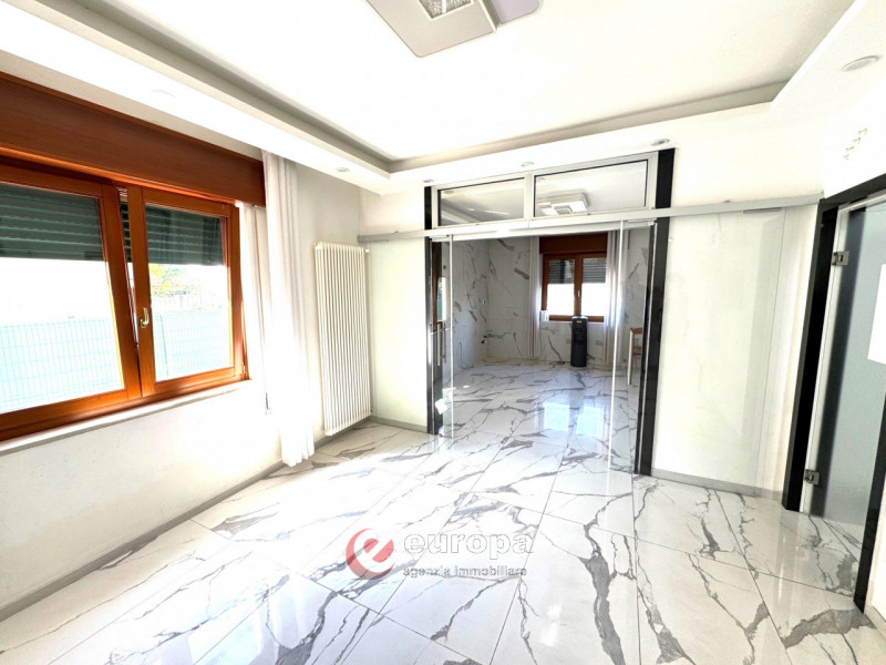 Bolzano Vicentino (zona ex mulino), libera casa singola ora unifamiliare ma adattata per 2 abitaz...