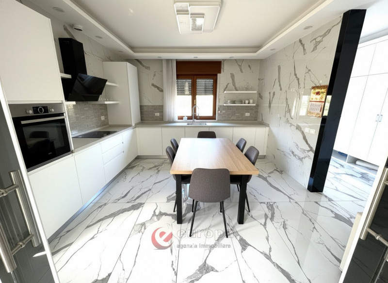 Bolzano Vicentino (zona ex mulino), libera casa singola ora unifamiliare ma adattata per 2 abitaz...