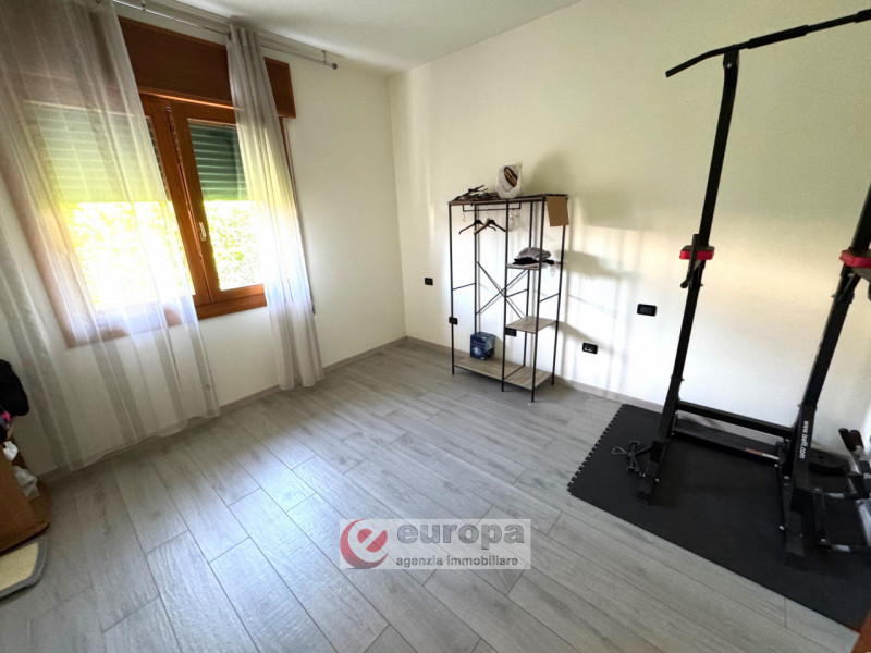 Bolzano Vicentino (zona ex mulino), libera casa singola ora unifamiliare ma adattata per 2 abitaz...