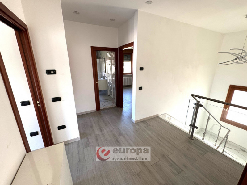 Bolzano Vicentino (zona ex mulino), libera casa singola ora unifamiliare ma adattata per 2 abitaz...