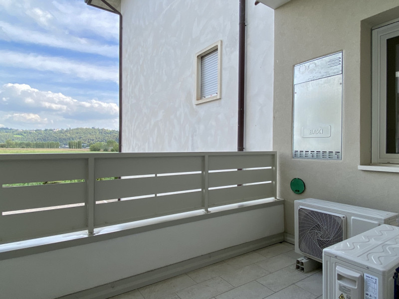 In una delle zone più ricercate di Sant’Agostino, caratterizzata dall’ottimo equilibrio tra aree ...