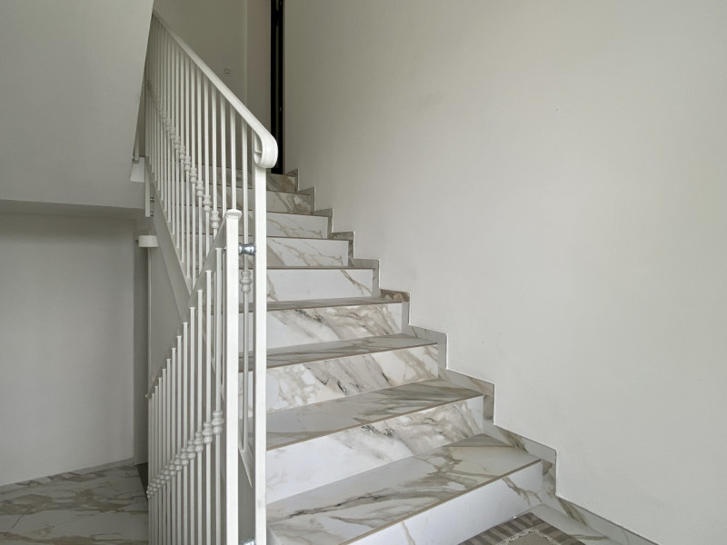 In una delle zone più ricercate di Sant’Agostino, caratterizzata dall’ottimo equilibrio tra aree ...