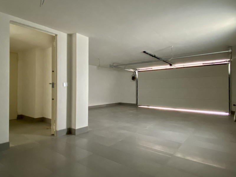 In una delle zone più ricercate di Sant’Agostino, caratterizzata dall’ottimo equilibrio tra aree ...