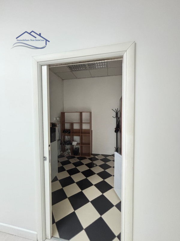 PADOVA UNO - si propone in ottimo contesto di rappresentanza e comodo alla tangenziale, e al case...