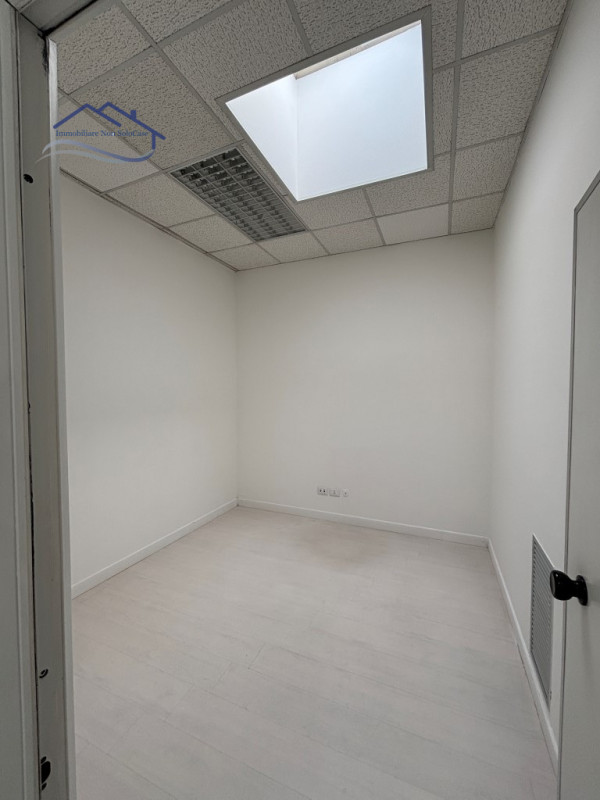 PADOVA UNO - si propone in ottimo contesto di rappresentanza e comodo alla tangenziale, e al case...