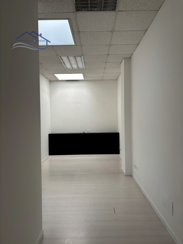 PADOVA UNO - si propone in ottimo contesto di rappresentanza e comodo alla tangenziale, e al case...