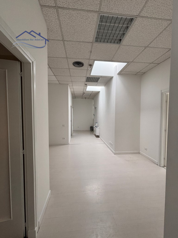 PADOVA UNO - si propone in ottimo contesto di rappresentanza e comodo alla tangenziale, e al case...