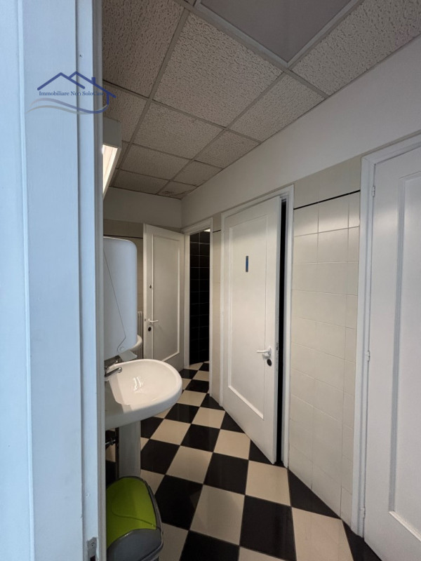 PADOVA UNO - si propone in ottimo contesto di rappresentanza e comodo alla tangenziale, e al case...