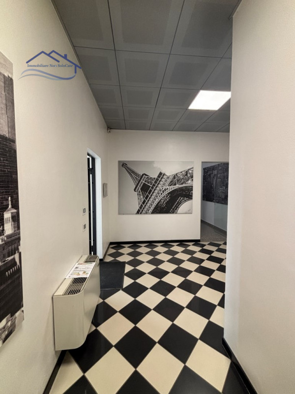 PADOVA UNO - si propone in ottimo contesto di rappresentanza e comodo alla tangenziale, e al case...