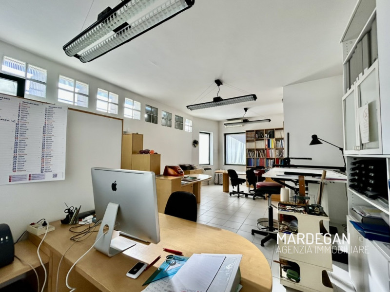 Quando vieni a scoprirlo?
Proponiamo in vendita ufficio di circa 40 mq, con vetrina completamente...