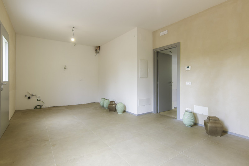 Nuova porzione di bifamiliare in orizzontale, sita al piano terra con ingresso indipendente. 
L’i...