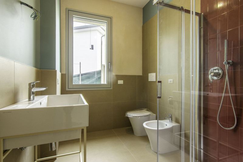 Nuova porzione di bifamiliare in orizzontale, sita al piano terra con ingresso indipendente. 
L’i...