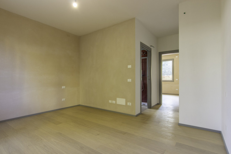 Nuova porzione di bifamiliare in orizzontale, sita al piano terra con ingresso indipendente. 
L’i...