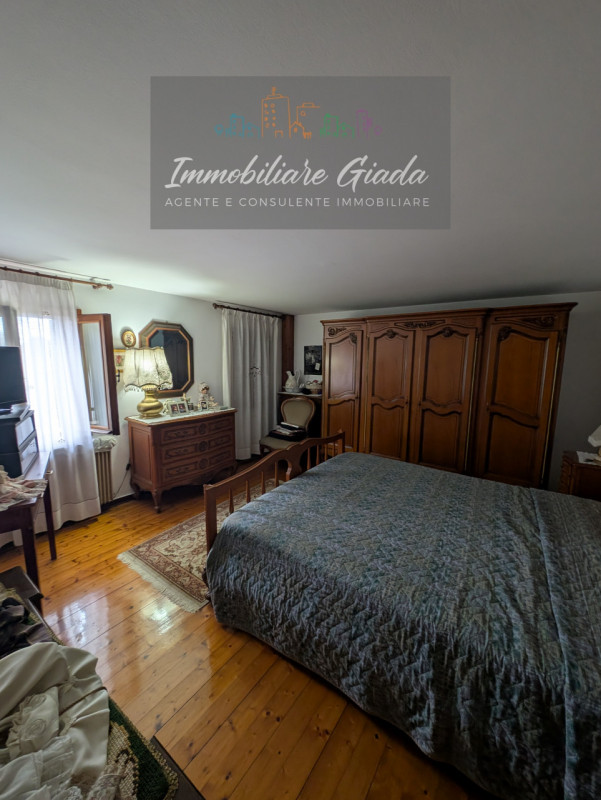 Porzione di testa situata nel cuore del comune di Orsago, disponibile per la vendita. Con una sup...