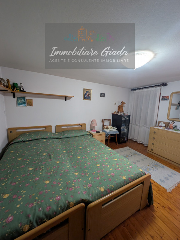 Porzione di testa situata nel cuore del comune di Orsago, disponibile per la vendita. Con una sup...