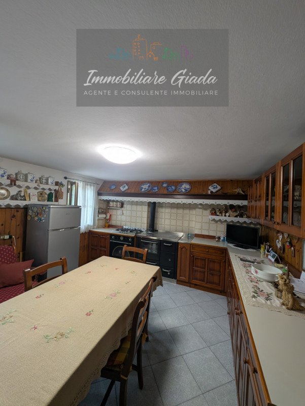 Porzione di testa situata nel cuore del comune di Orsago, disponibile per la vendita. Con una sup...