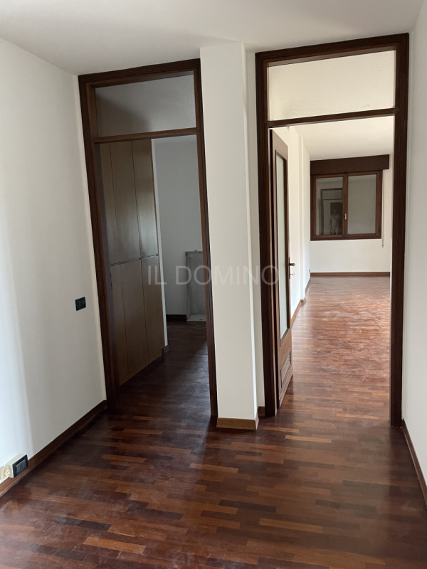 In zona Sacra Famiglia - Basso Isonzo, libero da subito ampio appartamento - Attico, posto al 5° ...