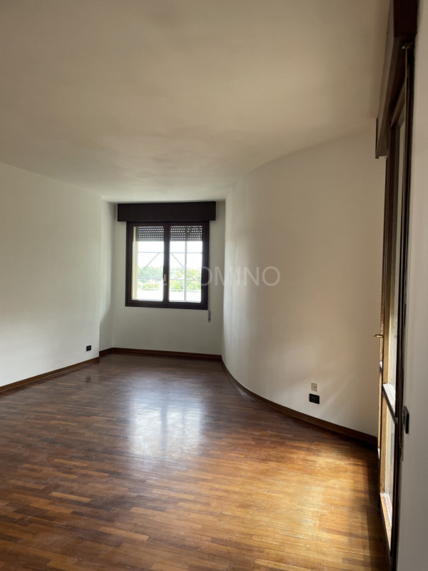 In zona Sacra Famiglia - Basso Isonzo, libero da subito ampio appartamento - Attico, posto al 5° ...