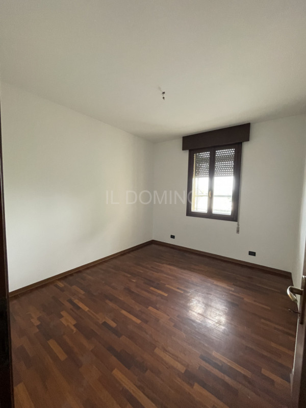 In zona Sacra Famiglia - Basso Isonzo, libero da subito ampio appartamento - Attico, posto al 5° ...