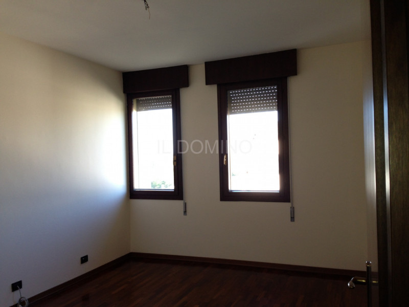 In zona Sacra Famiglia - Basso Isonzo, libero da subito ampio appartamento - Attico, posto al 5° ...