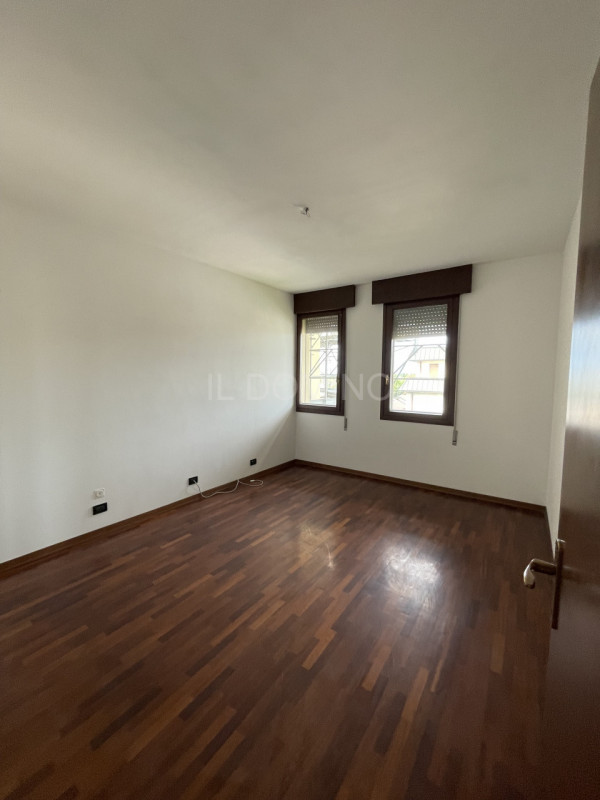 In zona Sacra Famiglia - Basso Isonzo, libero da subito ampio appartamento - Attico, posto al 5° ...