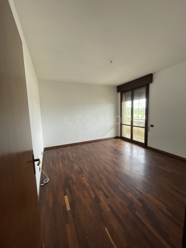 In zona Sacra Famiglia - Basso Isonzo, libero da subito ampio appartamento - Attico, posto al 5° ...