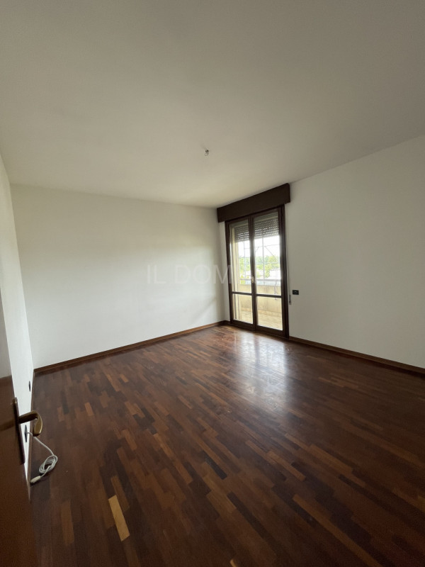 In zona Sacra Famiglia - Basso Isonzo, libero da subito ampio appartamento - Attico, posto al 5° ...