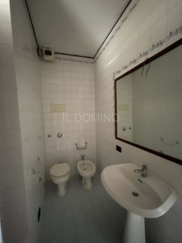 In zona Sacra Famiglia - Basso Isonzo, libero da subito ampio appartamento - Attico, posto al 5° ...