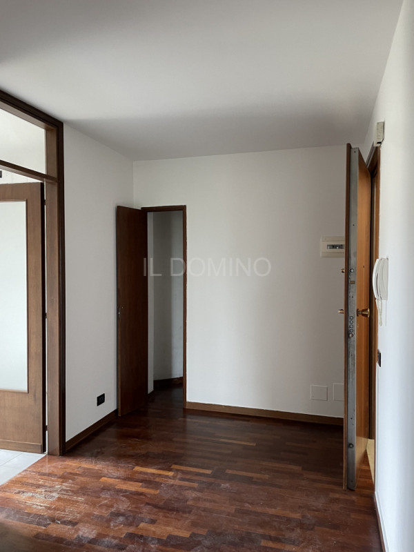 In zona Sacra Famiglia - Basso Isonzo, libero da subito ampio appartamento - Attico, posto al 5° ...