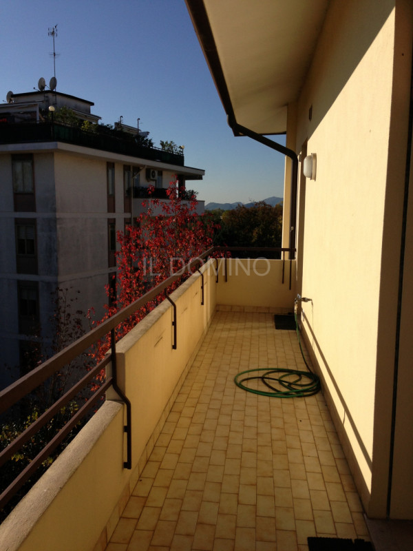 In zona Sacra Famiglia - Basso Isonzo, libero da subito ampio appartamento - Attico, posto al 5° ...