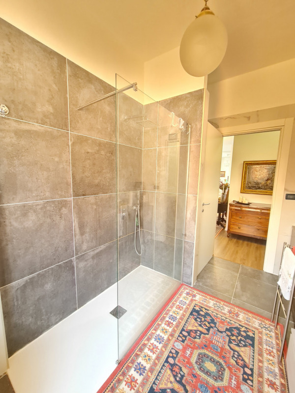 Scopri questo affascinante appartamento quadrilocale situato nel cuore di Montegrotto Terme. Con ...