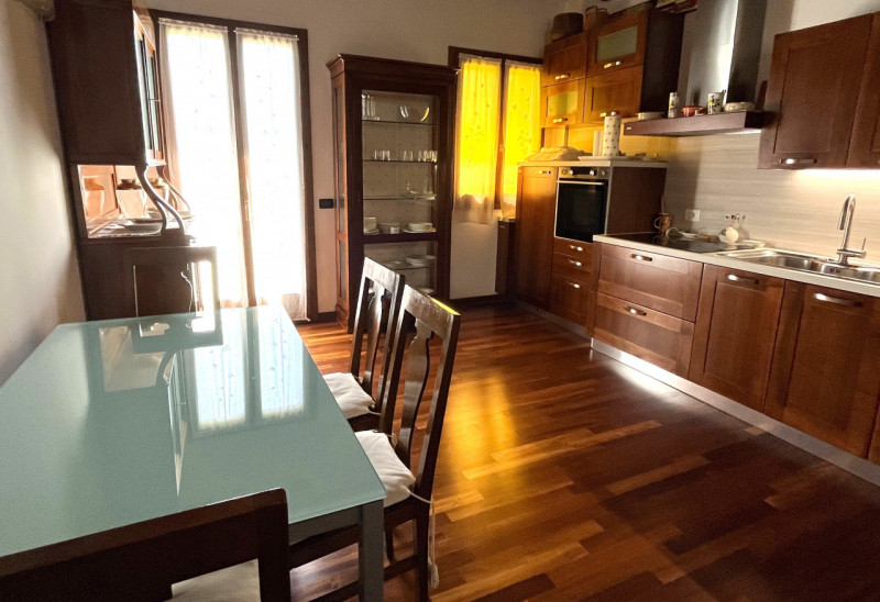 POJANA MAGGIORE: Scopri questo interessante immobile nel cuore di Pojana Maggiore! Affascinante a...