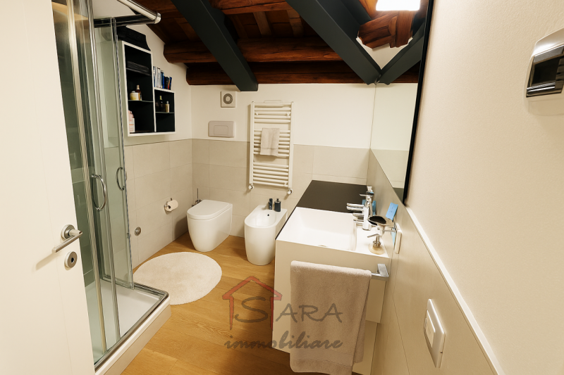 Un appartamento che REGALA UN’ESPERIENZA DI VITA, non solo una casa.
Sviluppato su due piani (3° ...