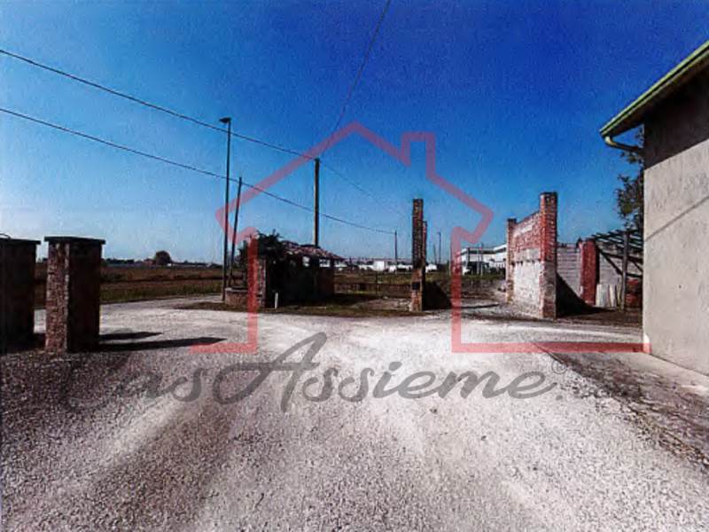 Rif. PE5324
La nostra Agenzia ha selezionato per Voi l'occasione del mese all'asta.

Proponiamo C...