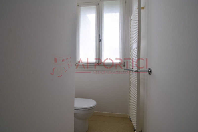 PIOVE DI SACCO centro storico – Prestigioso appartamento sito in centro storico ma fuori zona mer...