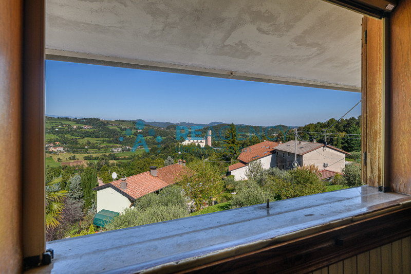 TRISSINO - Lovara

Se desideri vivere in collina, immerso nel verde ma a pochi minuti dal centro ...