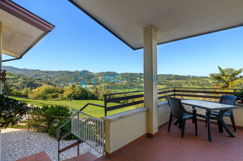 TRISSINO - Lovara

Se desideri vivere in collina, immerso nel verde ma a pochi minuti dal centro ...