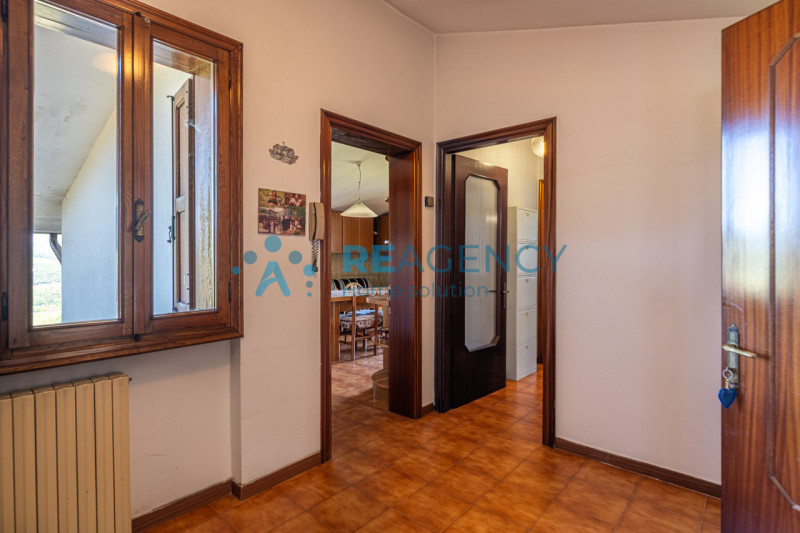 TRISSINO - Lovara

Se desideri vivere in collina, immerso nel verde ma a pochi minuti dal centro ...