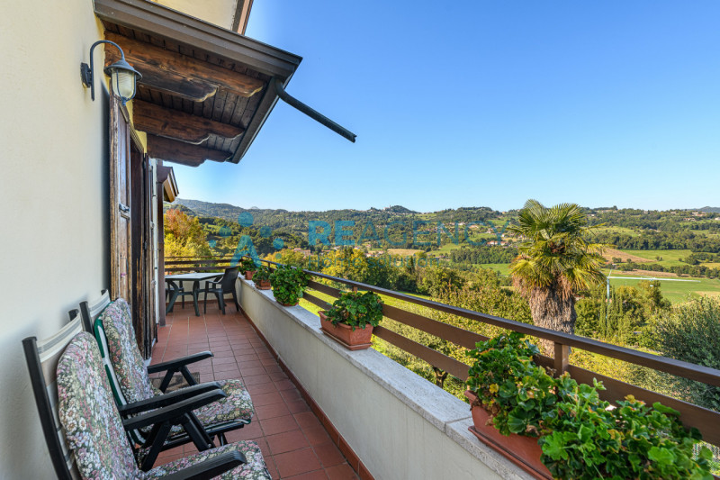 TRISSINO - Lovara

Se desideri vivere in collina, immerso nel verde ma a pochi minuti dal centro ...