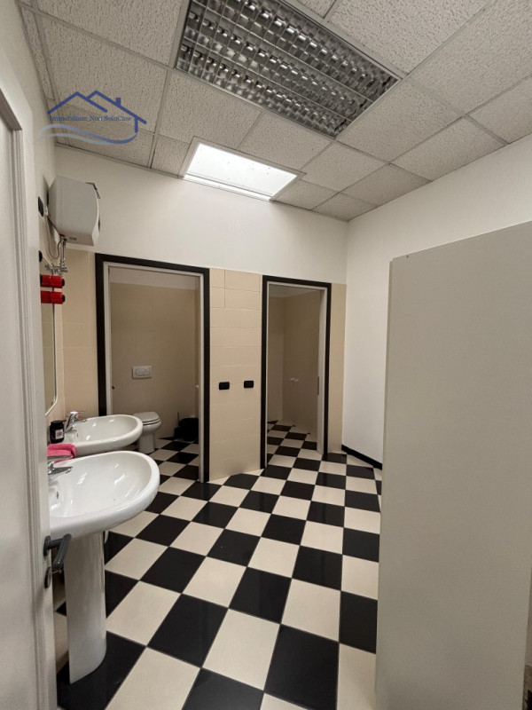 PADOVA UNO - proponiamo ufficio arredato di 110 mq. commerciali, in zona comodissima alla tangenz...