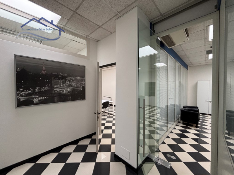 PADOVA UNO - proponiamo ufficio arredato di 110 mq. commerciali, in zona comodissima alla tangenz...