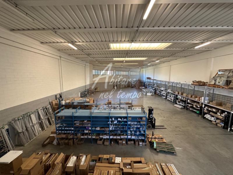 FONTANIVA (PD) - ZONA INDUSTRIALE

In nostra esclusiva proponiamo in vendita un capannone artigia...