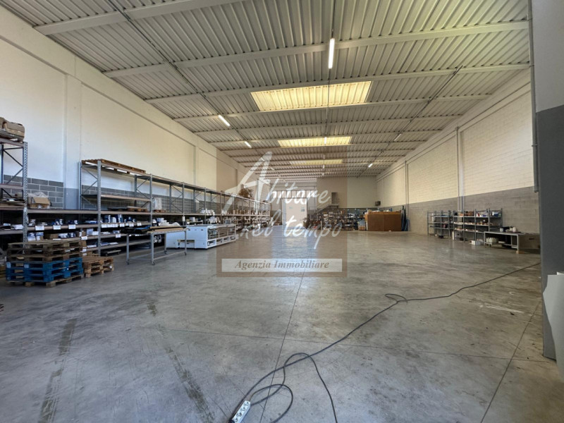 FONTANIVA (PD) - ZONA INDUSTRIALE

In nostra esclusiva proponiamo in vendita un capannone artigia...