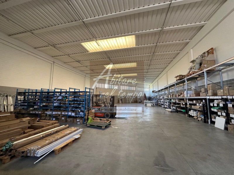 FONTANIVA (PD) - ZONA INDUSTRIALE

In nostra esclusiva proponiamo in vendita un capannone artigia...