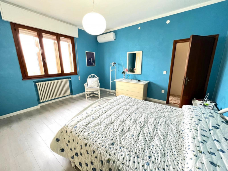 In posizione centralissima a Reschigliano, comoda a tutti i servizi principali (scuole, negozi, m...