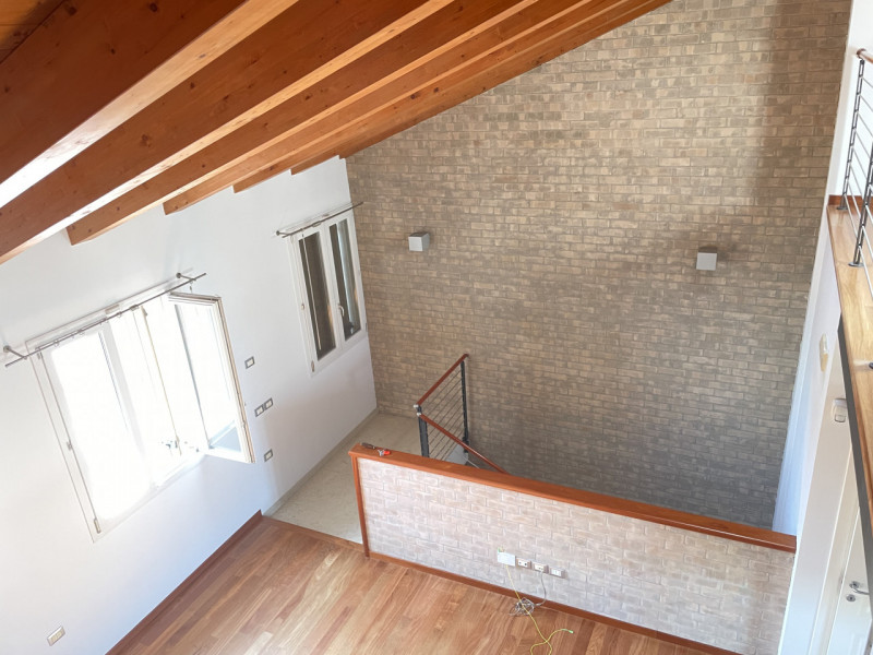 Ideale per la giovane coppia o la giovane famiglia ma anche per chi desidera abitare nel pieno ce...