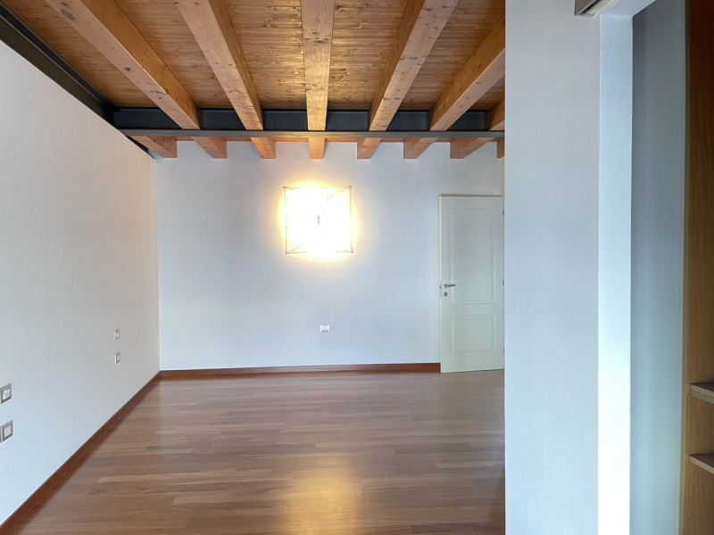 Ideale per la giovane coppia o la giovane famiglia ma anche per chi desidera abitare nel pieno ce...