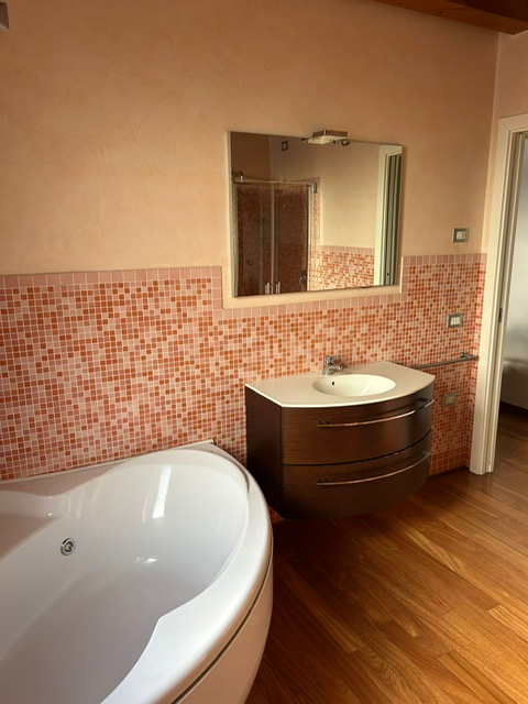 Ideale per la giovane coppia o la giovane famiglia ma anche per chi desidera abitare nel pieno ce...