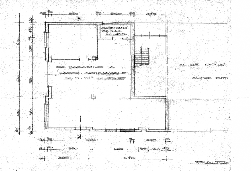 Offriamo in affitto un ampio magazzino situato nel cuore di Caselle, una delle zone più richieste...